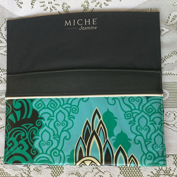 MICHE Classic Shell. Measures 18”x11.5. Fits Classic Base 5.75”x6.5”x11.75”. - Picture 2 of 3